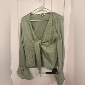 Small djerf avenue Green tie top